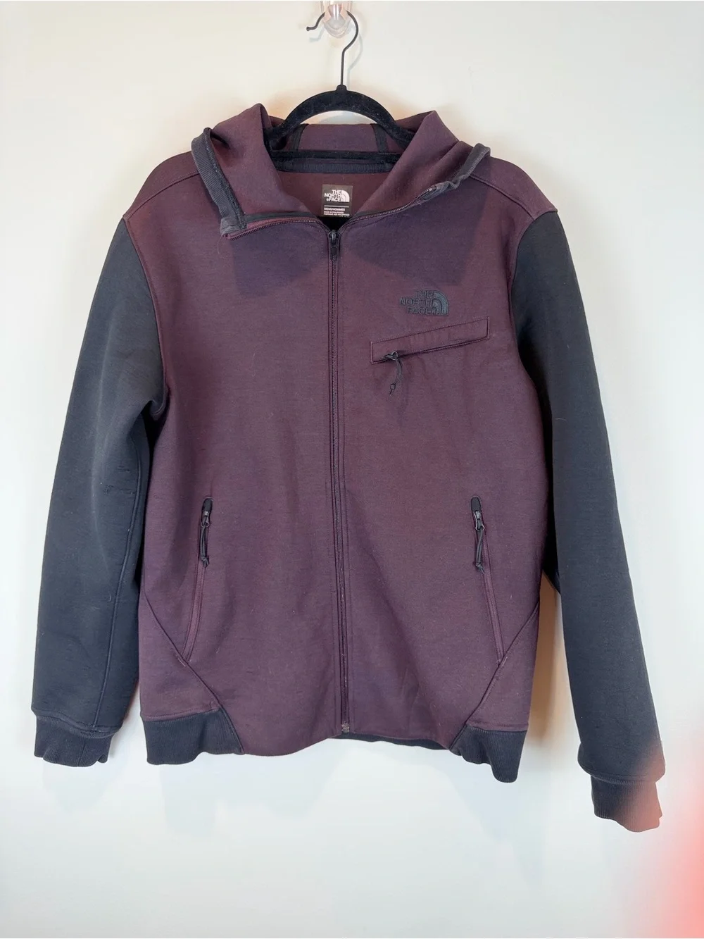 The North Face Men’s Full-Zip Hooded Jacket in Burgundy and Black Medium